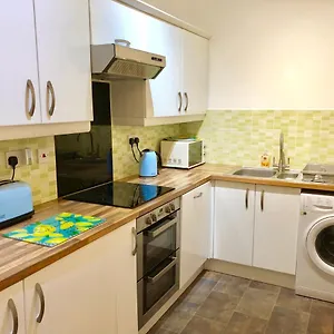 Stylish With Secure Parking Close To Apartment Chester