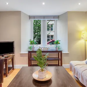 Stylish & Modern 2 Bedroom Ground Floor Close To Centre In Stunning Converted Church - Near Haymarket Train Station - Sleeps Up To 5 Guests Apartment Edinburgh